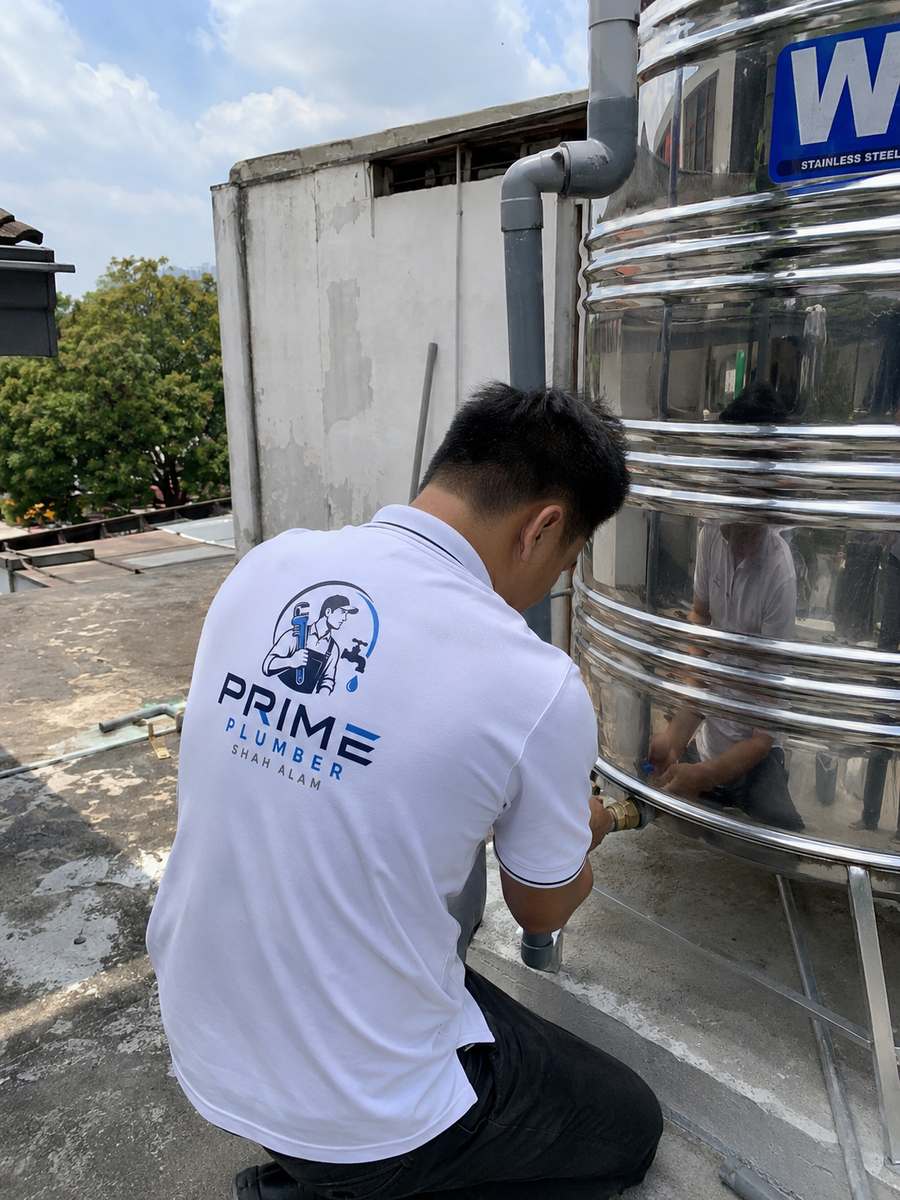 Bukit Jelutong rooftop water tank install